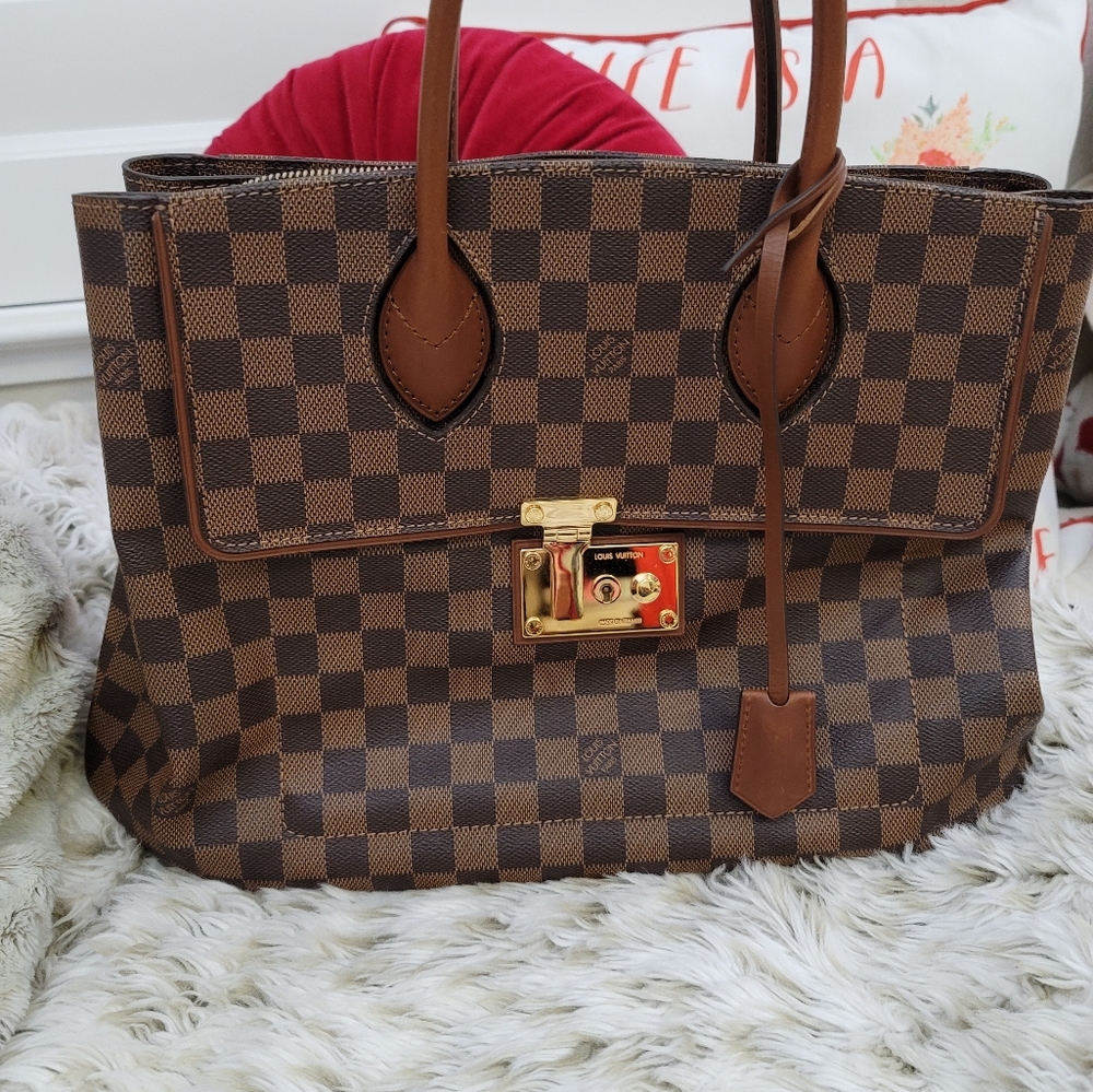 LV Damier Ebene Ascot Hand Bag